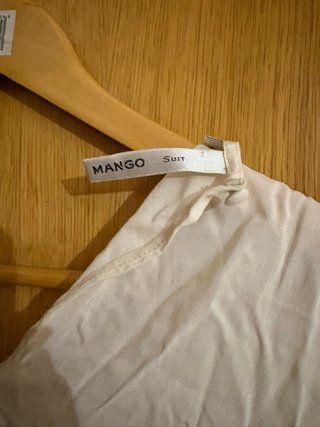 Blusa Mango flores blancas
