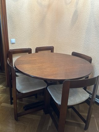Mesa comedor redonda y 5 sillas