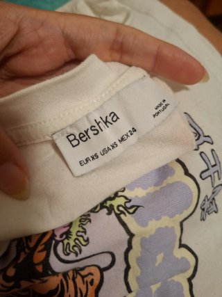 Camiseta crop Bershka blanca mujer talla XS estamp