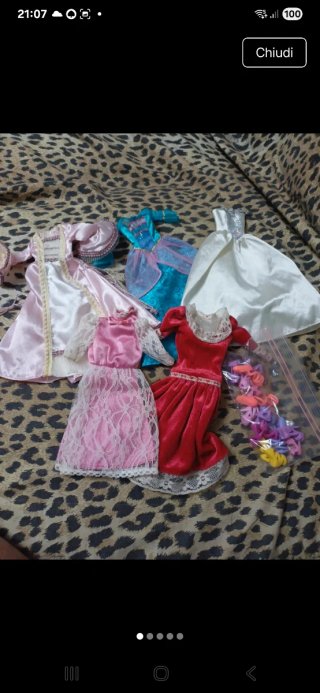 Vestiti e scarpe Barbie