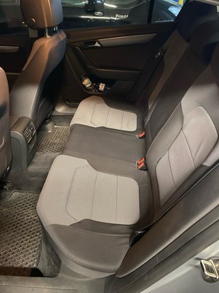 Volkswagen Passat 2011