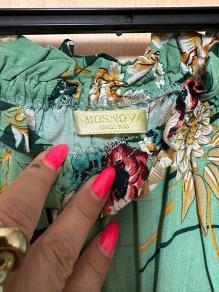 Vestido verde estampado con flecos