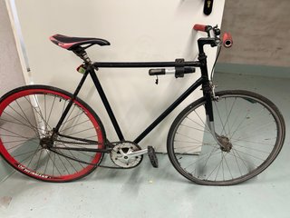 Bicicleta Carretera/Urbana Negra Ruedas Rojas