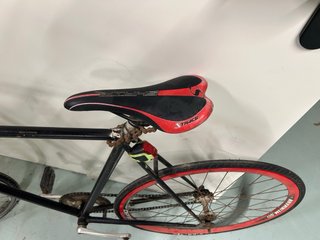Bicicleta Carretera/Urbana Negra Ruedas Rojas