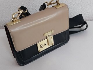 Bolso bandolera tricolor de Zara