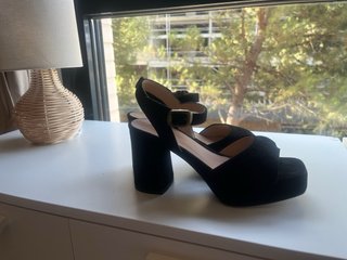Zapatos de tacón negros con plataforma