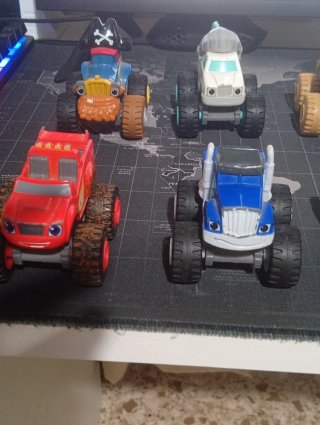 8 Coches Monster Truck Infantiles