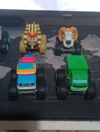 8 Coches Monster Truck Infantiles