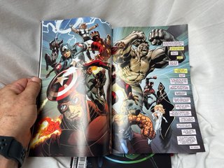 8 comics Ultimate Marvel 27, 29 a 35