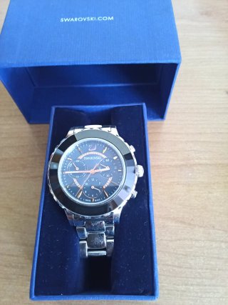 Reloj Swarovski Negro y Plateado original