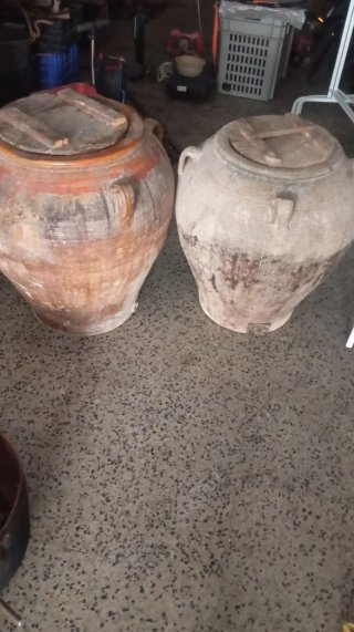 Tinajas de barro antiguas altora una75 y otra 70