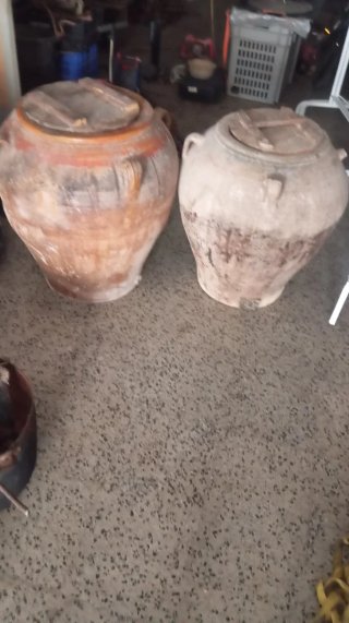 Tinajas de barro antiguas altora una75 y otra 70