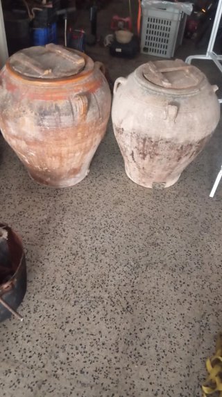Tinajas de barro antiguas altora una75 y otra 70