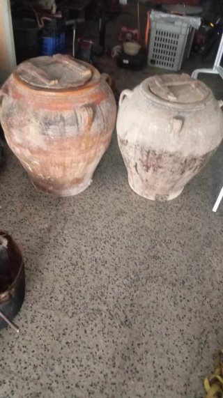 Tinajas de barro antiguas altora una75 y otra 70