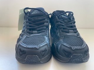 Adidas Response CL x Bad Bunny Negras