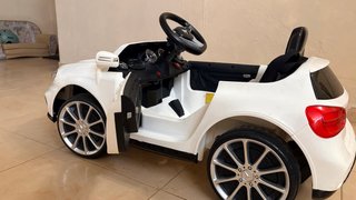 Coche Eléctrico Infantil Mercedes-AMG Blanco