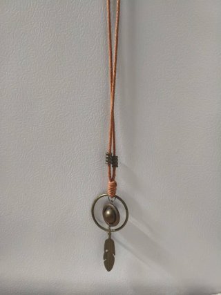 Collar Largo Boho con Colgante Pluma