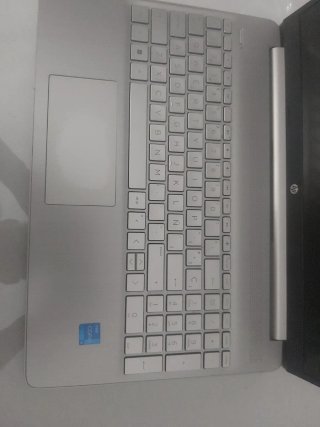 Laptop HP 15s-fq4048ns Plata