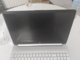Laptop HP 15s-fq4048ns Plata