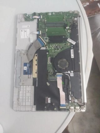 Laptop HP 15s-fq4048ns Plata