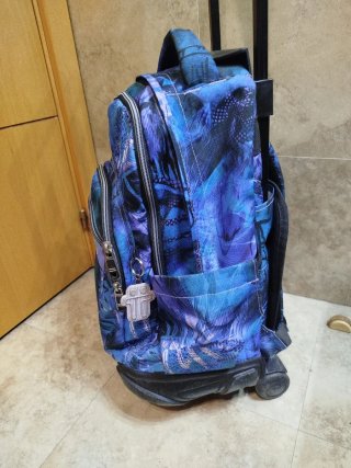 Mochila Totto con ruedas en perfecto estado.
