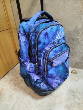 Mochila Totto con ruedas en perfecto estado.
