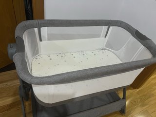 Minicuna colecho Twinkly gris