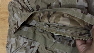 Traje de intemperie con tirantes