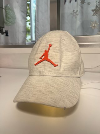 Gorra Jordan Beige