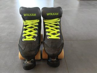Patines Wolkam Negros con detalle verde fucsia N39