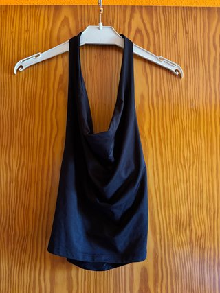 Top negro halter