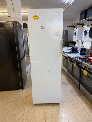 Congelador Midea 186x60 nuevo de tara