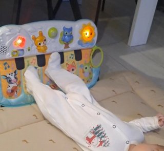 Piano musical para bebé VTech