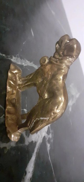 Figura antigua en bronce macizo de un perro mastín