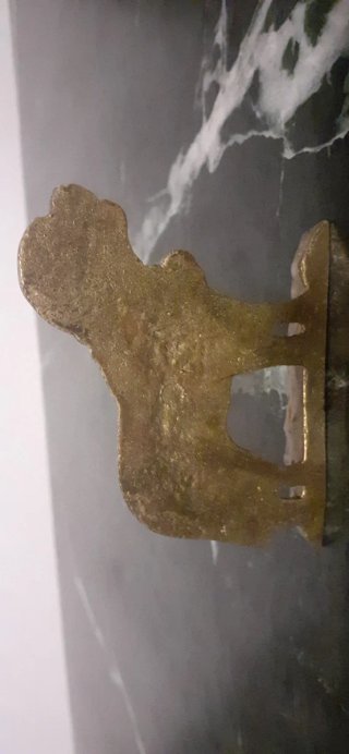 Figura antigua en bronce macizo de un perro mastín