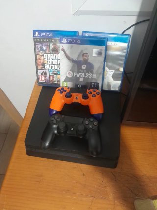 PS4 Slim Negra + 2 Mandos + Juegos