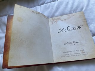 Libro El Secreto. Español, tapa dura.