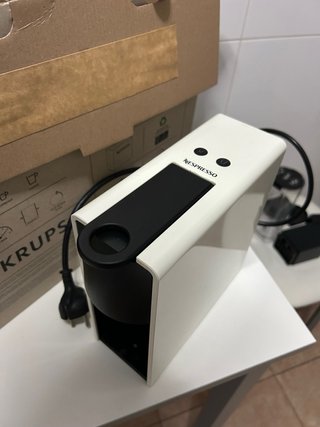 Cafetera Nespresso Essenza Mini Krups