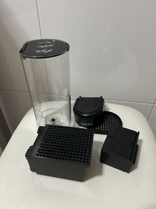 Cafetera Nespresso Essenza Mini Krups