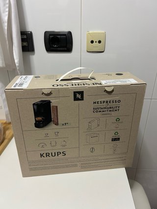Cafetera Nespresso Essenza Mini Krups