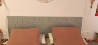 Cabezal de cama diseño geométrico verde menta