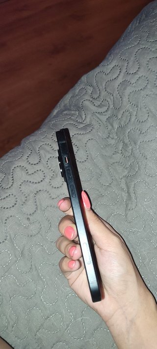 iPhone 15 128GB Negro/Gris - 85% Batería