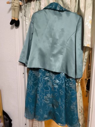 Traje de fiesta azul verdoso