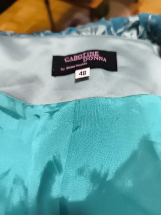 Traje de fiesta azul verdoso