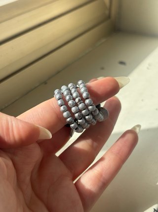 Anello con Perle Nere Argentate e Cerchi Smaltato
