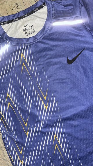 Camiseta Nike Azul y Multicolor