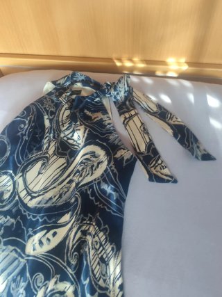 Vestido estampado beige y azul