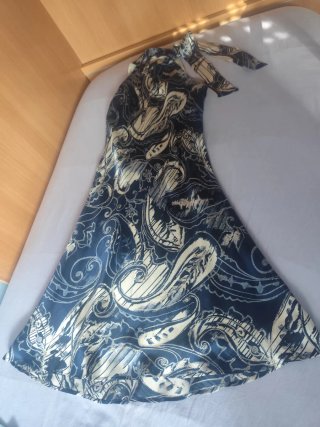 Vestido estampado beige y azul