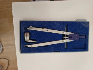 Compás Staedtler con accesorios