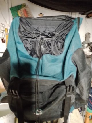 Mochila de viaje y montaña